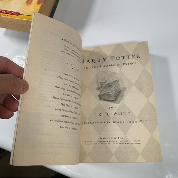 lot of 4 Harry Potter Books by Bloomsbury and Scholatic - Picture 5 of 12